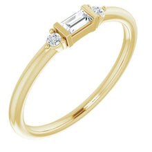 Load image into Gallery viewer, BAGUTTE CUT DIAMOND SIMPLE RING