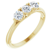 Load image into Gallery viewer, Classic Three round diamond wedding ring