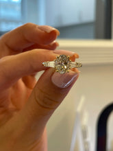 Load image into Gallery viewer, Queen&#39;s ring